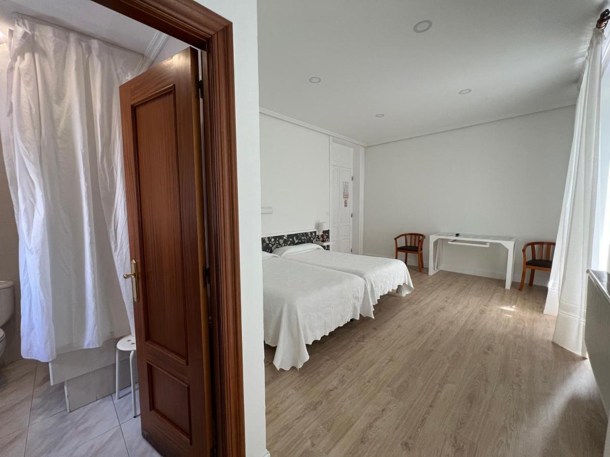 Hotel Ramona ラレード エクステリア 写真