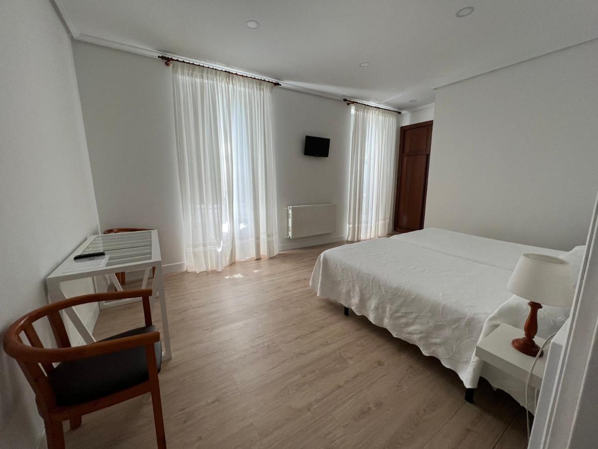 Hotel Ramona ラレード エクステリア 写真